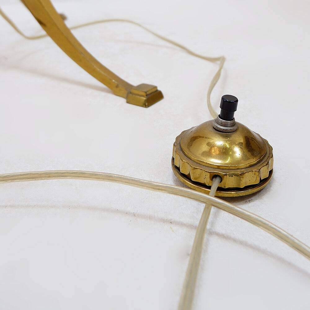 Library or reading floor lamp in brass and wood, mid-20th century.