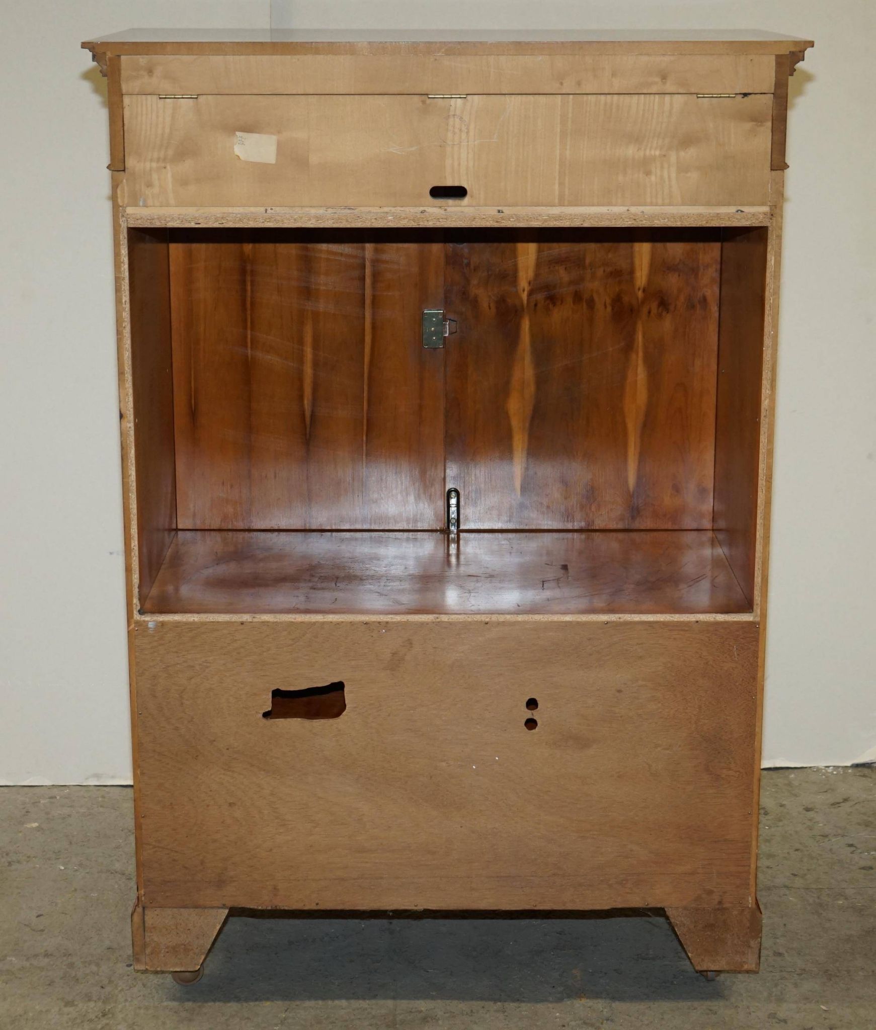 Wooden buffet TV in yew Abbey Craft Mid-Century Modern Sheraton details