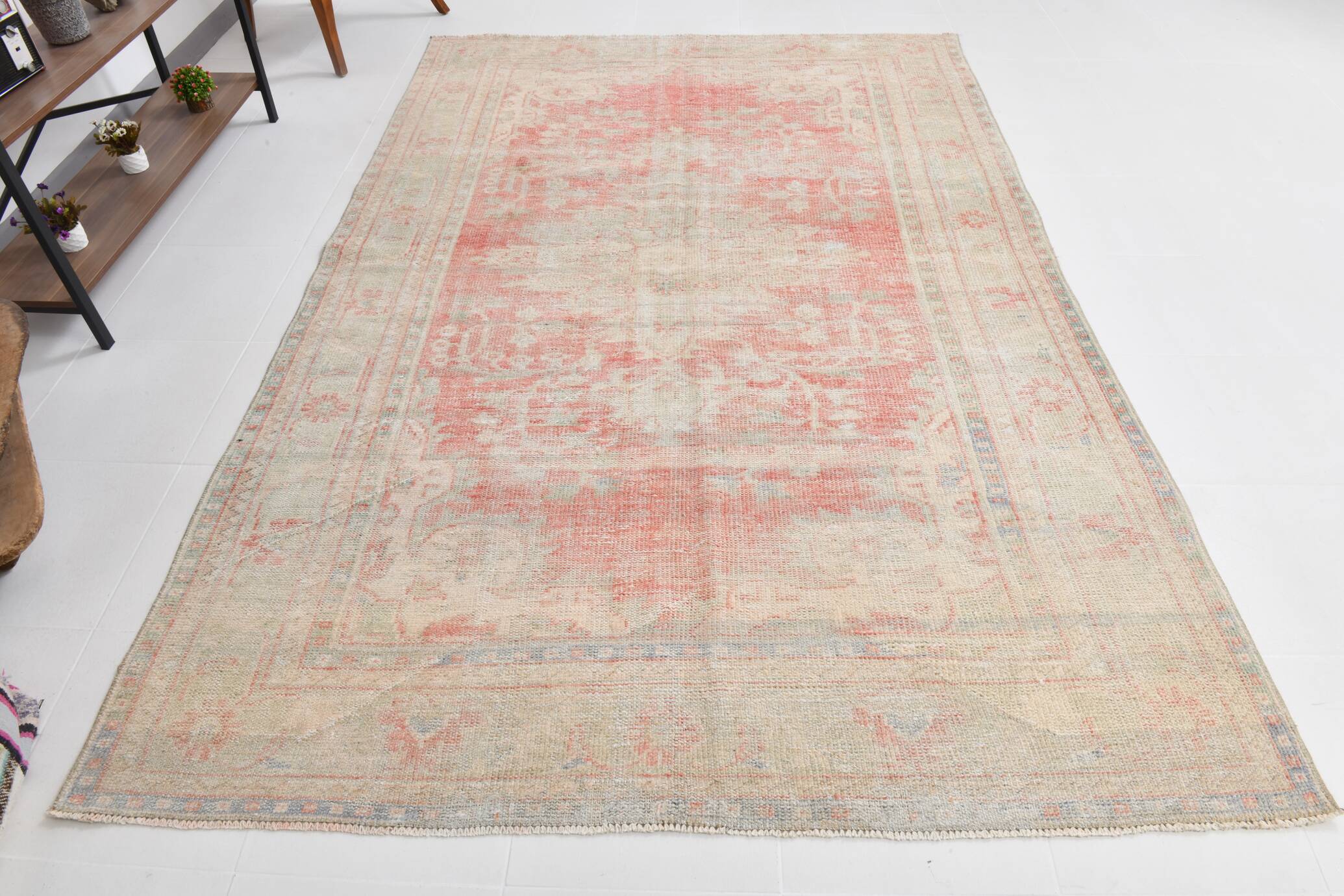 6x9 Pale Red & Beige Vintage Rug
