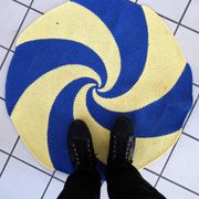 Tapis contemporain ora tressé en coton (77cm), édition unique