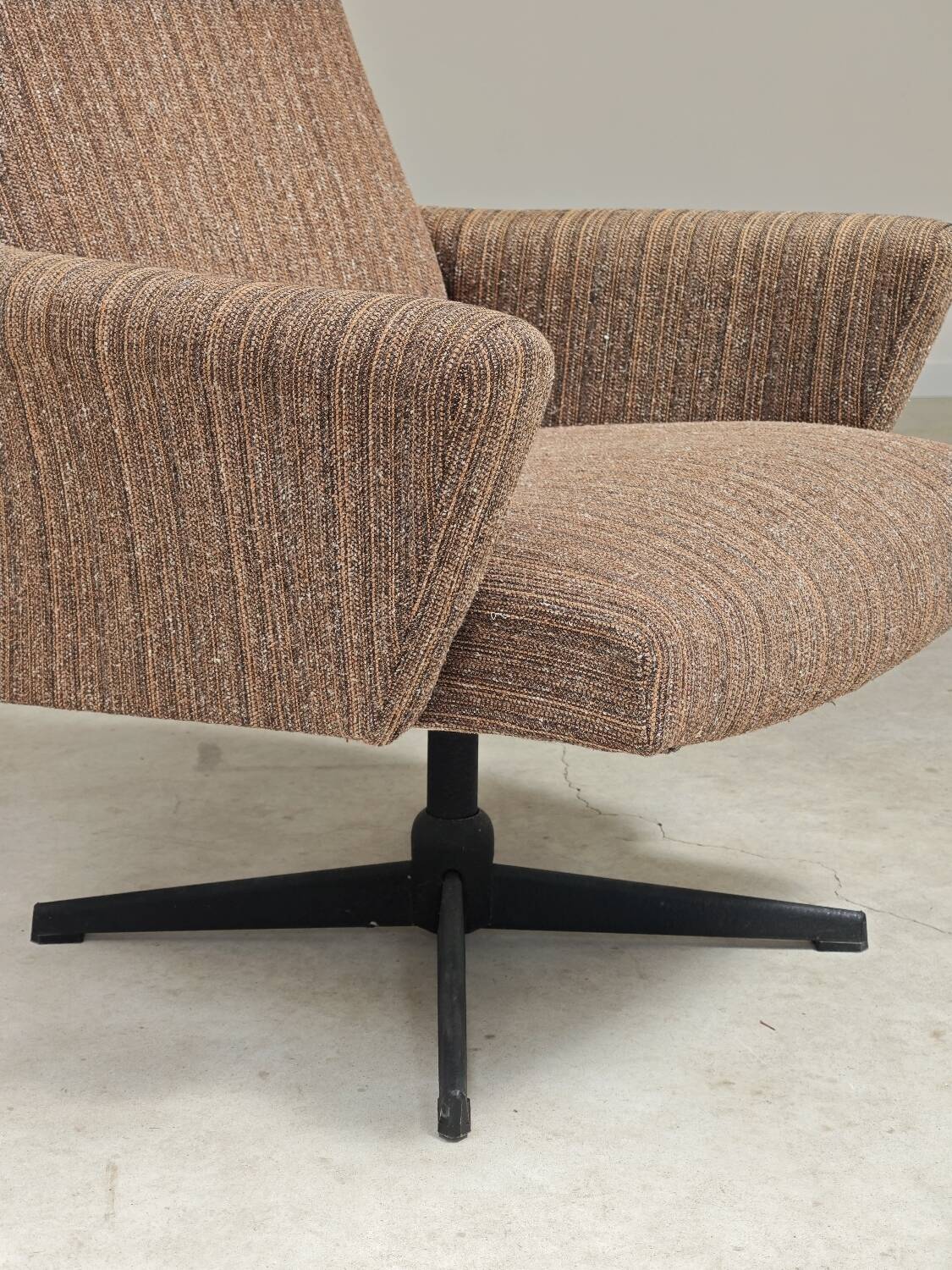 Paire de fauteuils pivotant Tchécoslovaquie 1960