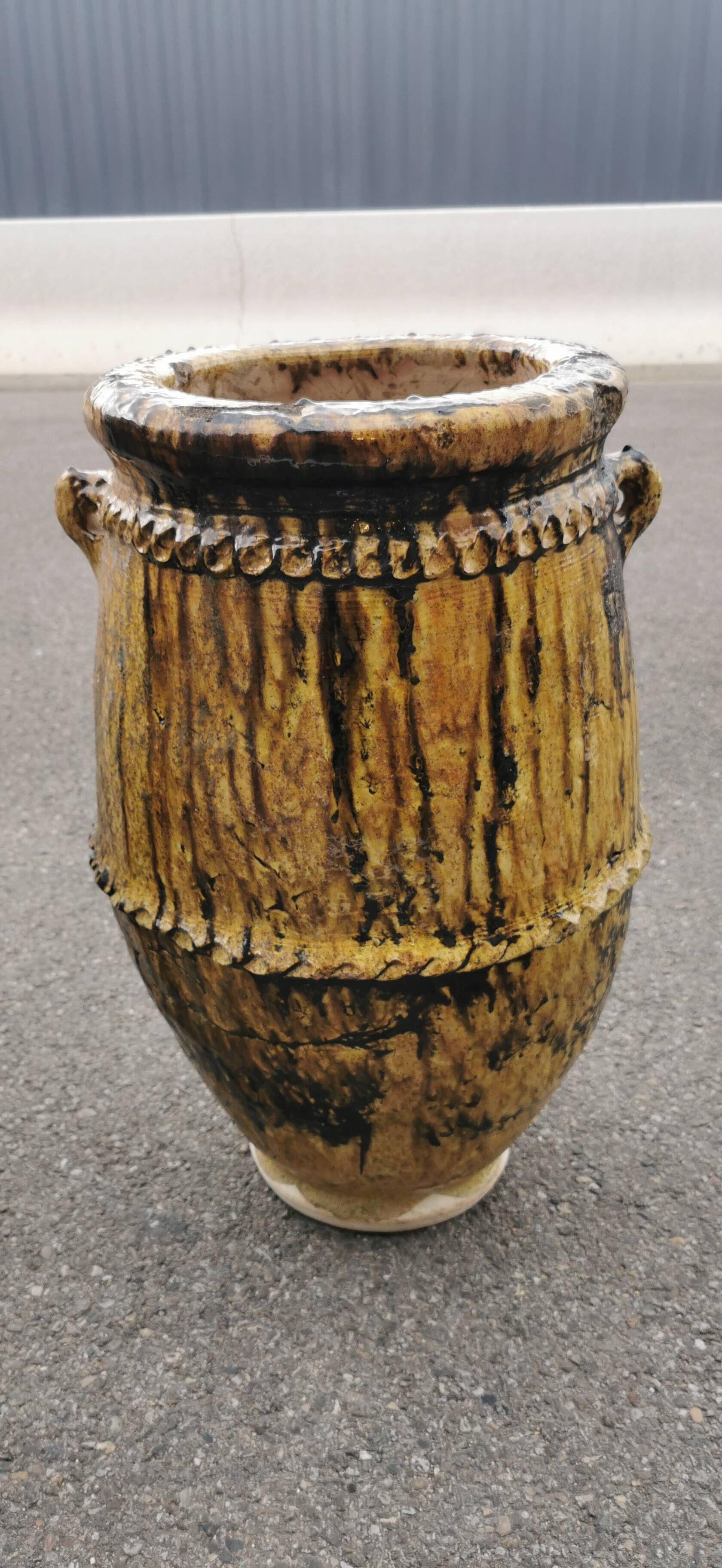 Tamgroute terracotta jar