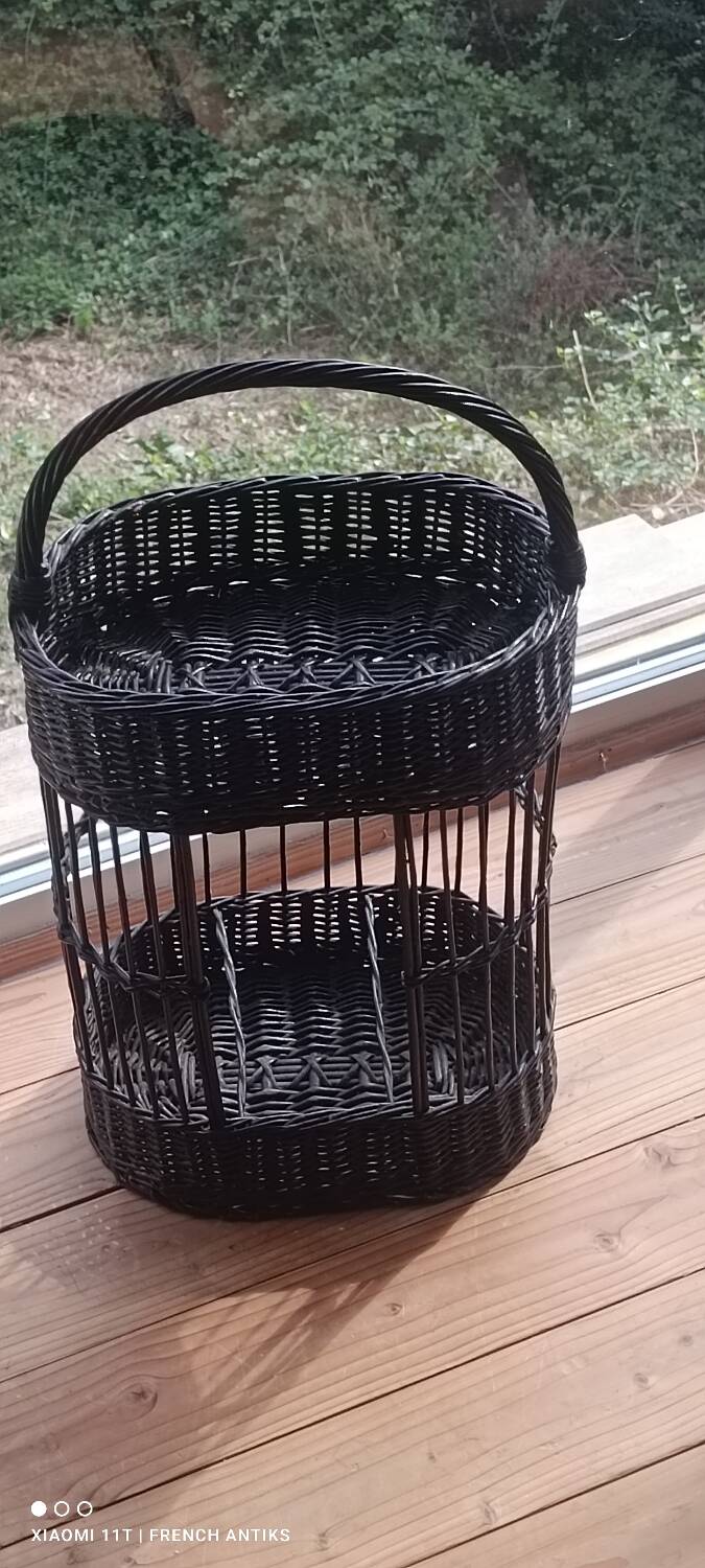 The vintage mini-bar made of wicker and rattan is both decorative and practical.