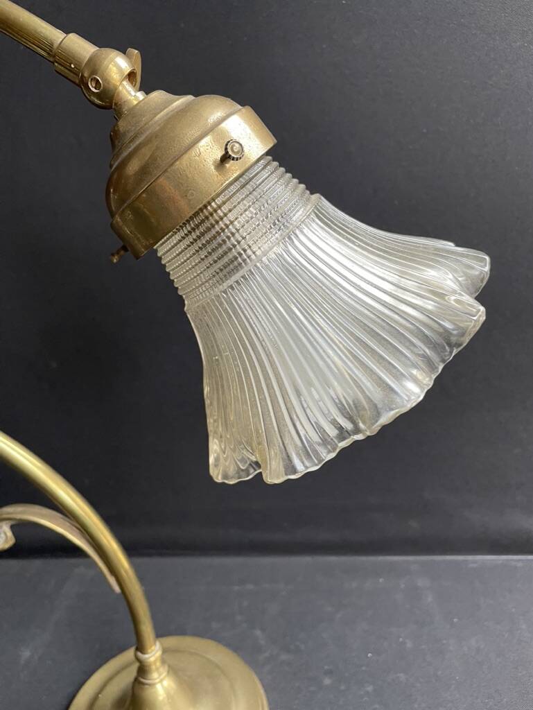 Lampe de table – Laiton doré et verre moulé