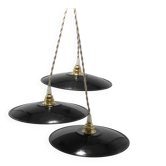 Suspensions in black enamelled sheet metal