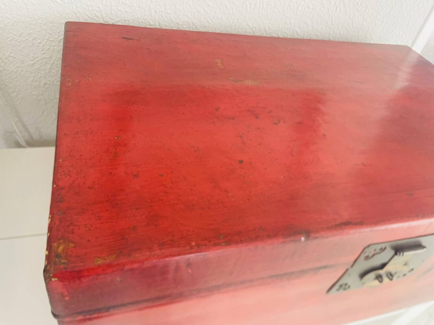 19th century red lacquered Chinese trunk