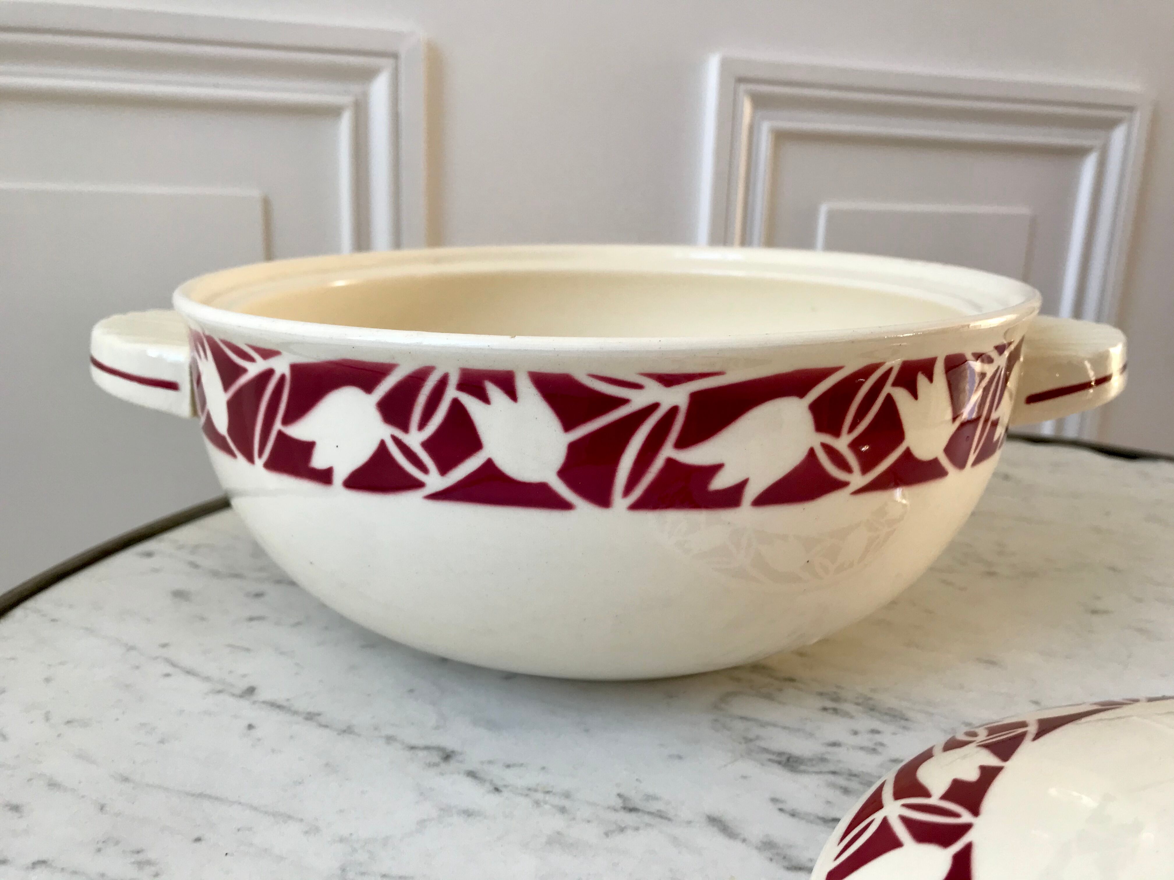 Tureen Badonviller tulips burgundy 30s-40s