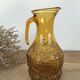 Carafe en verre ambré