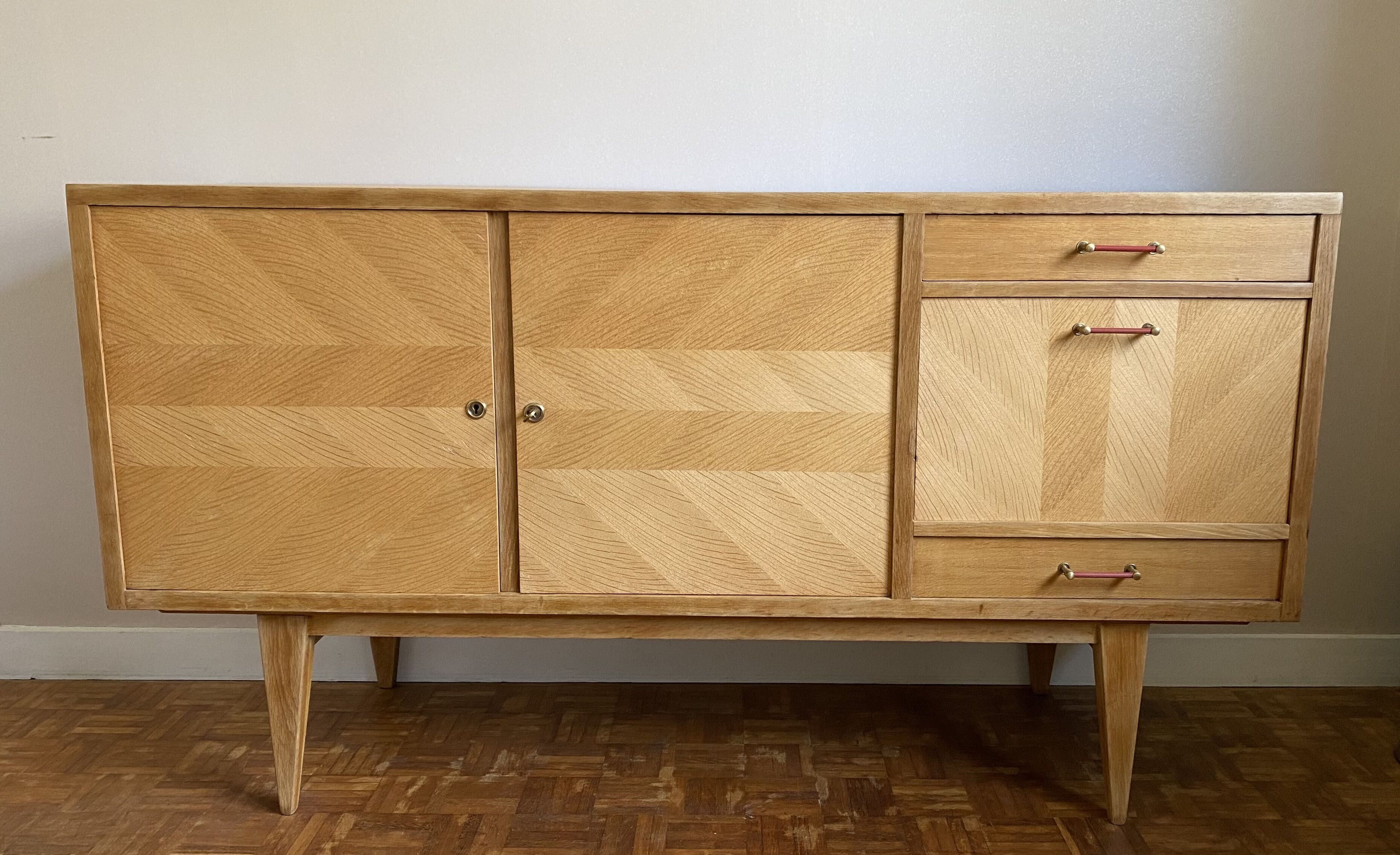 Renovated enfilade 60s