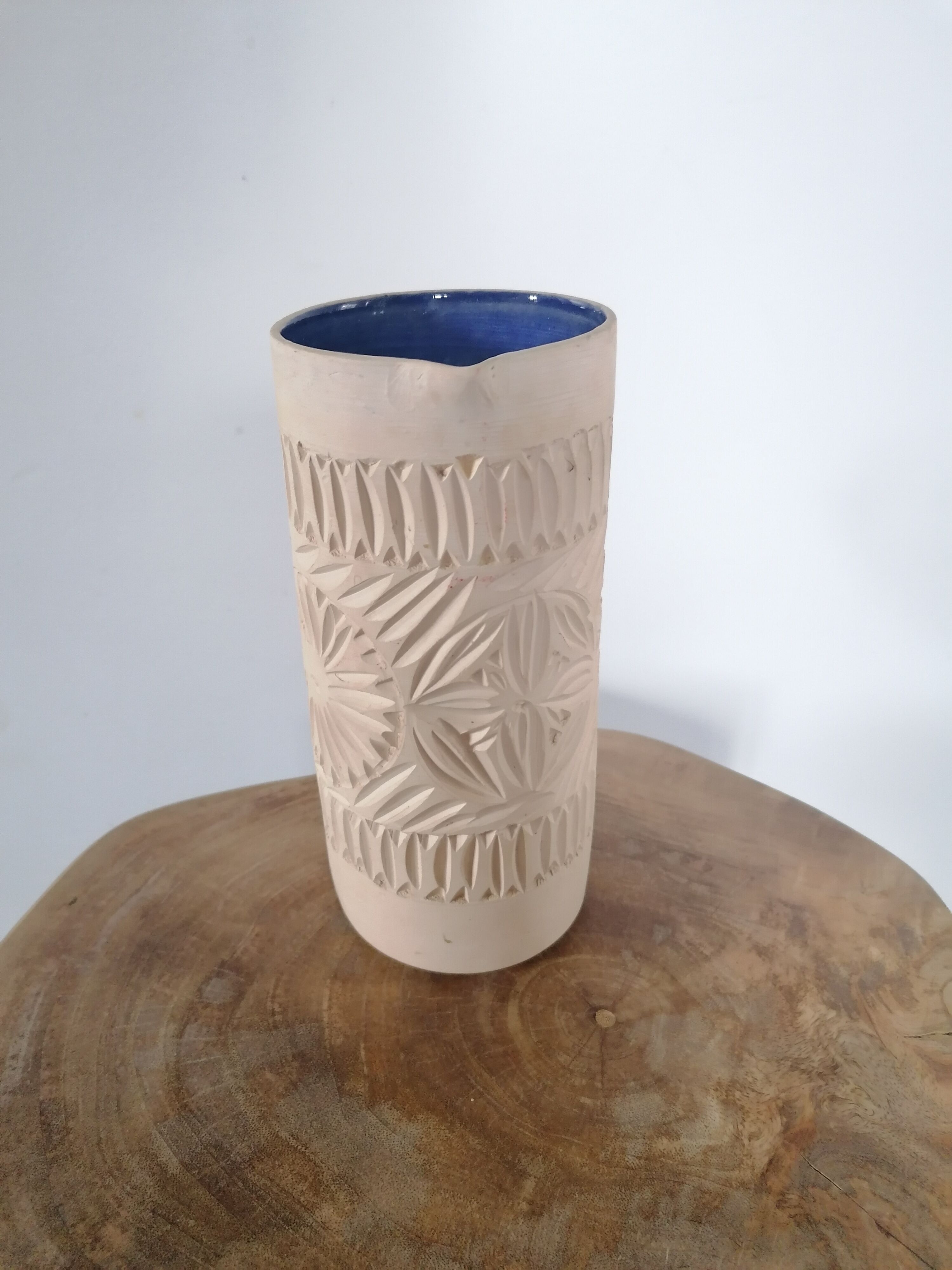 Natural terracotta carafe enamelled inside
