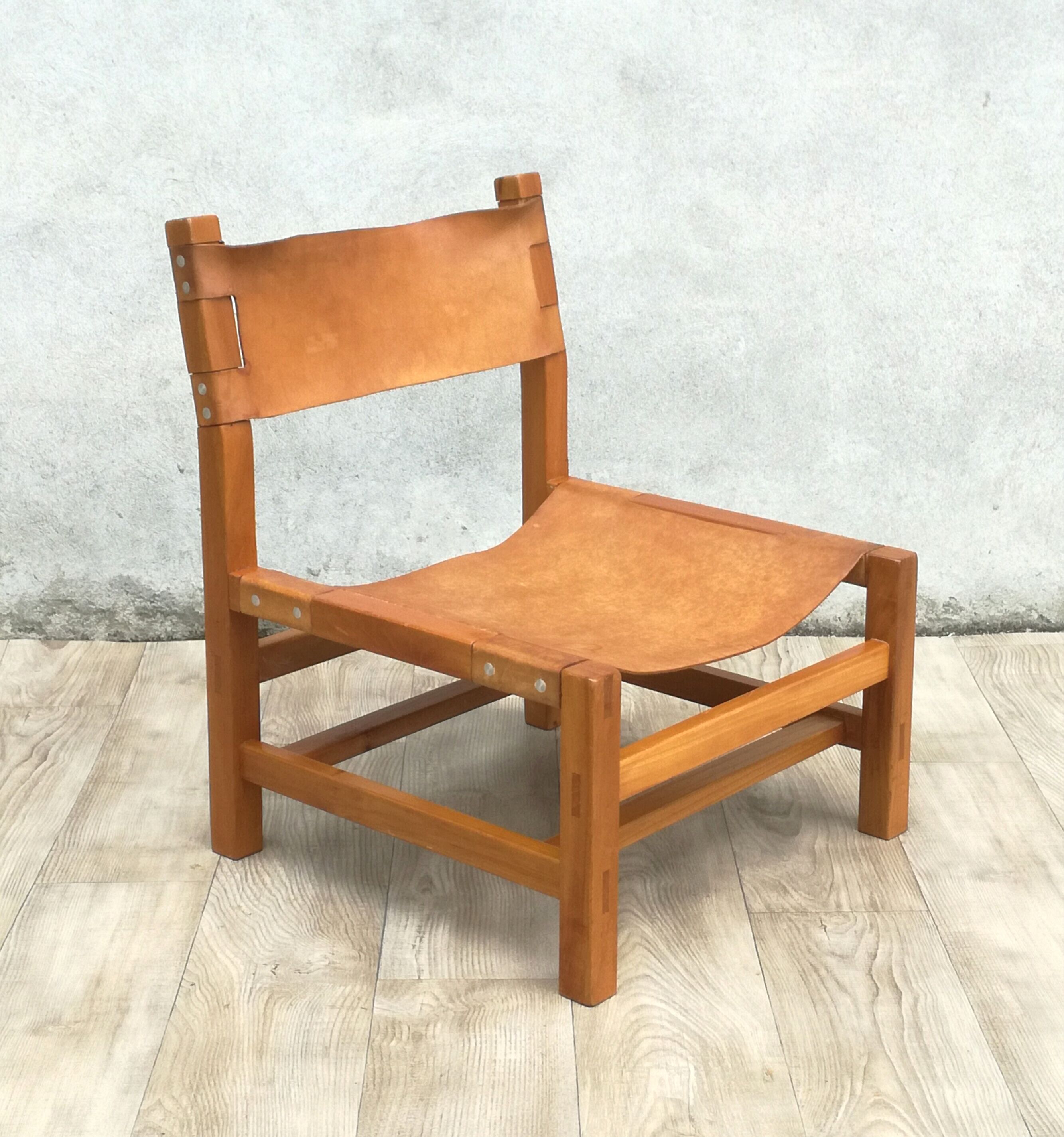 Armchair in solid elm and leather Maison Regain 1970