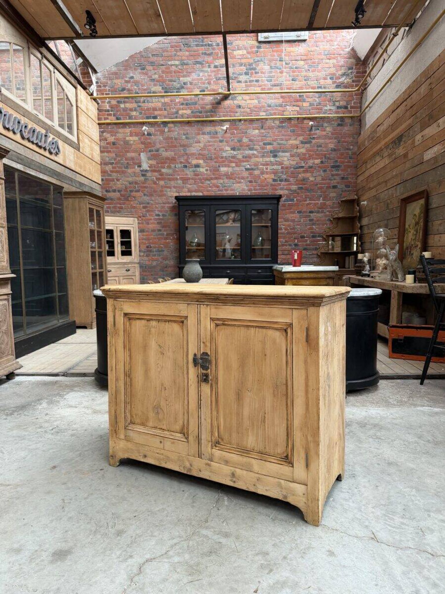 Buffet en sapin 1920