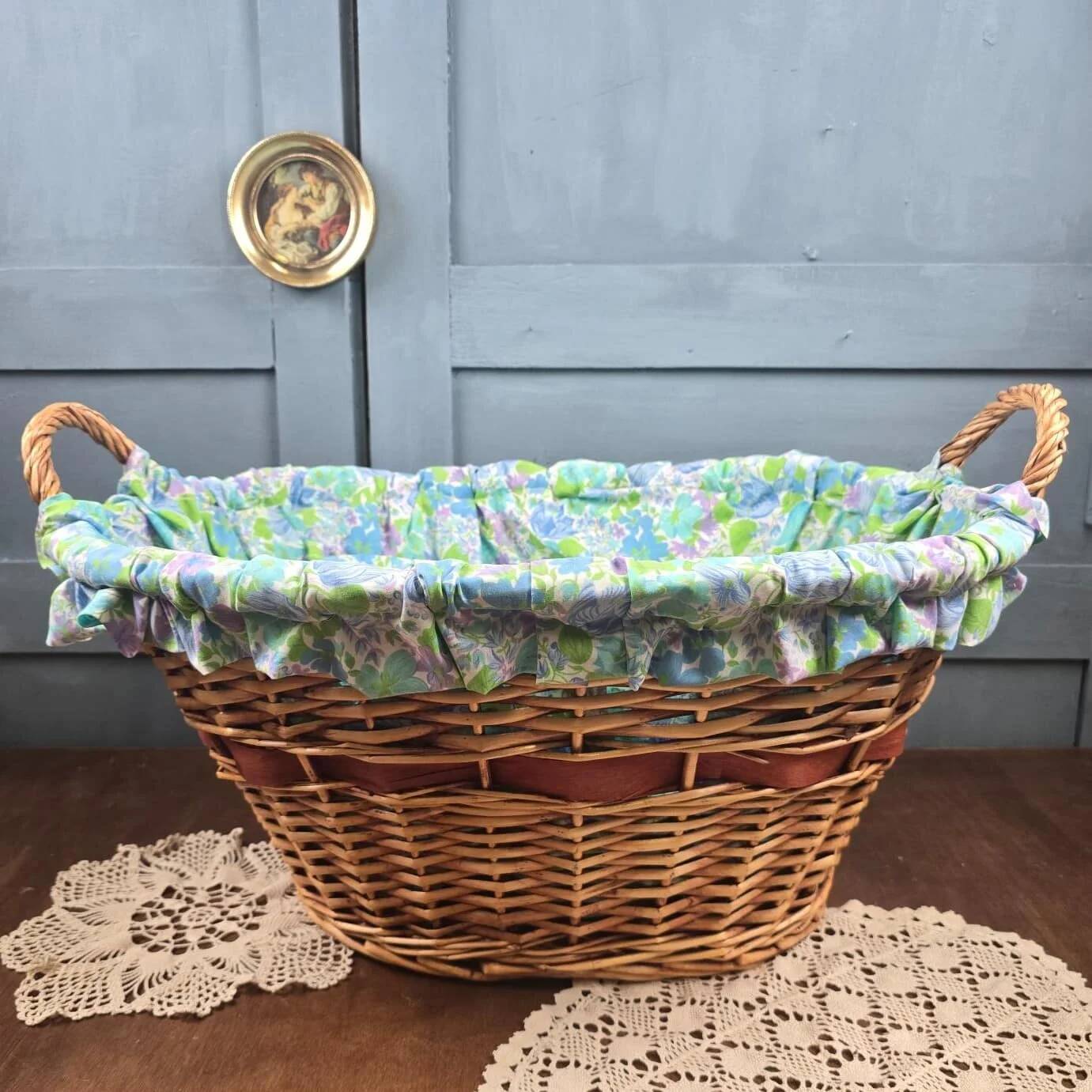 Vintage wicker basket – Blue floral fabric & matching cushion