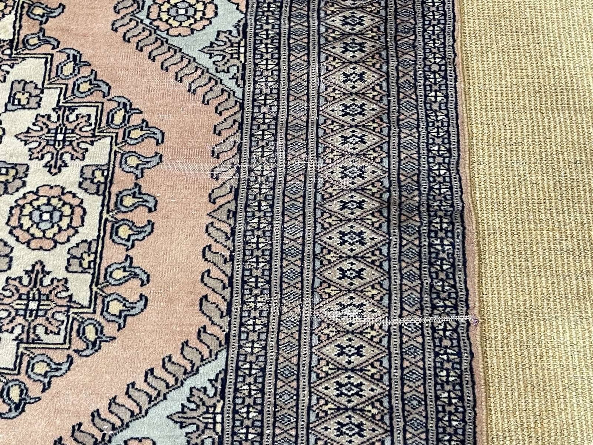 Handmade Pakistani Wool Rug - 2m04 x 1m21