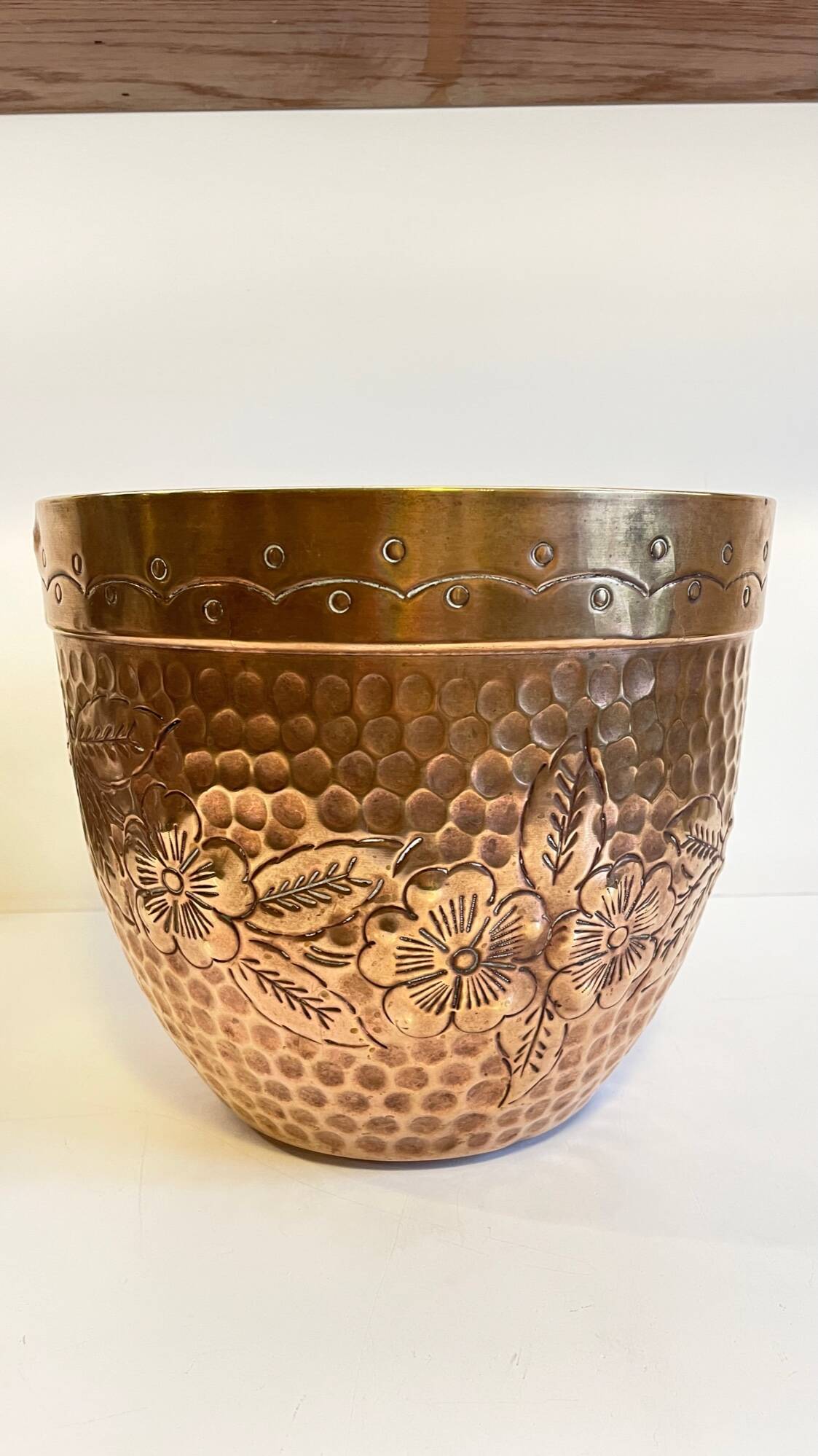 Large planter by villedieu in brass 1970s - 1980s