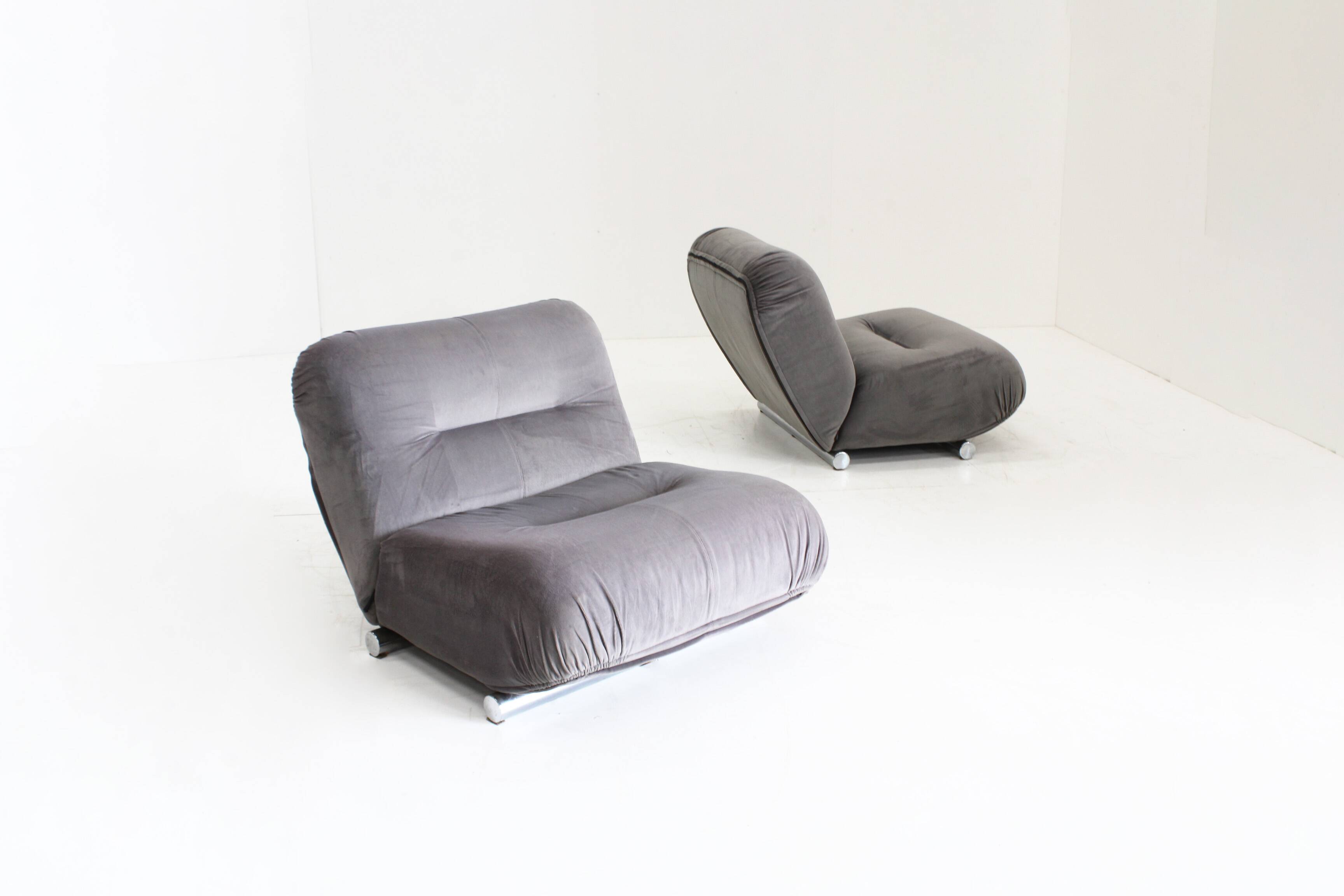 Giuseppe Munari Lounge Chairs for Poltrona Munari 1970s , Italy set of 2