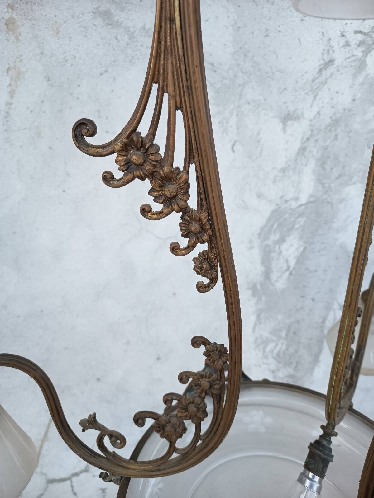 Art Nouveau chandelier in brass and bronze