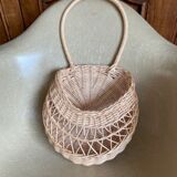Rattan basket to hang