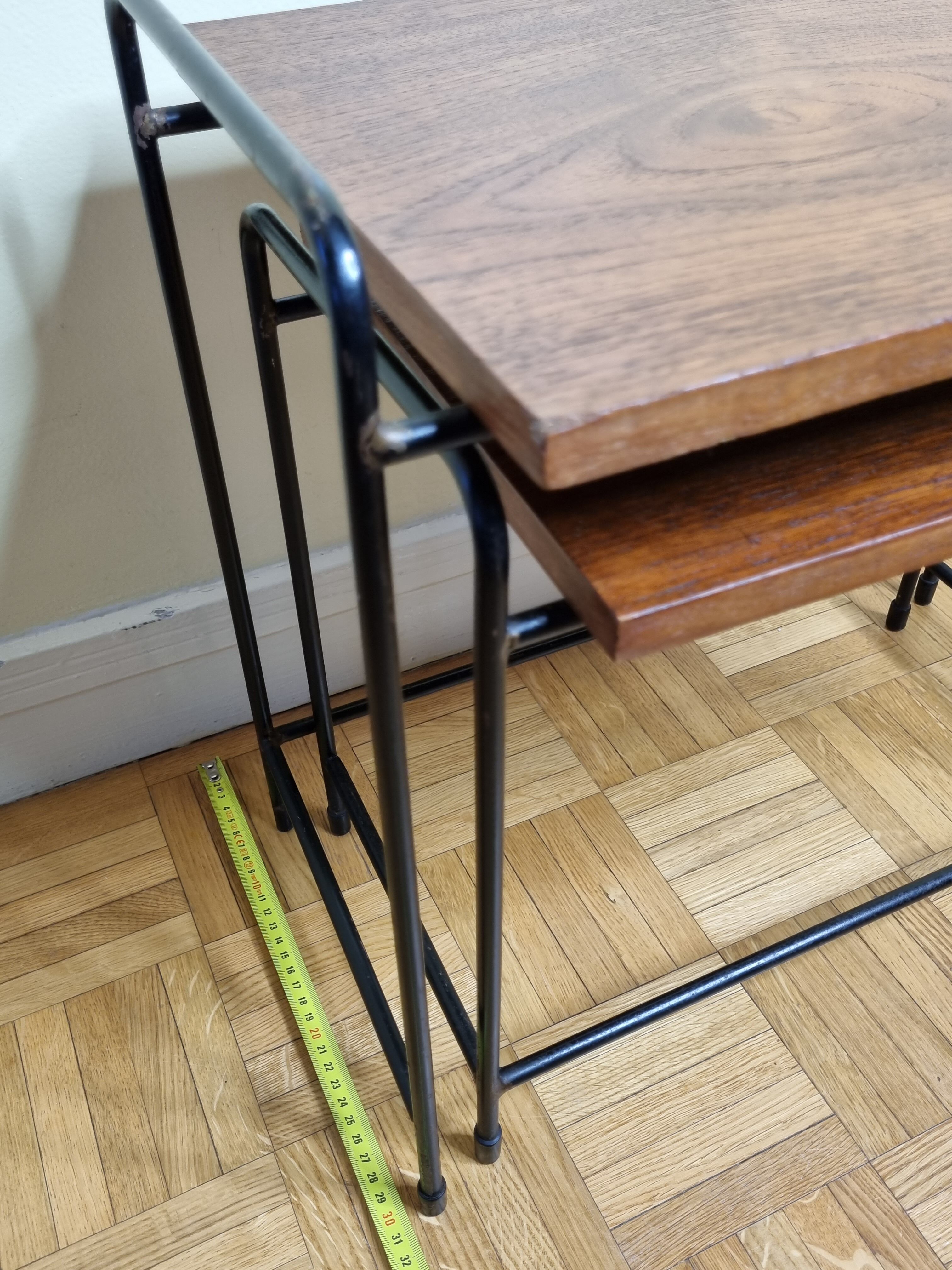 Tables d'appoint, gigognes, en bois et métal, vintage, années 60-70