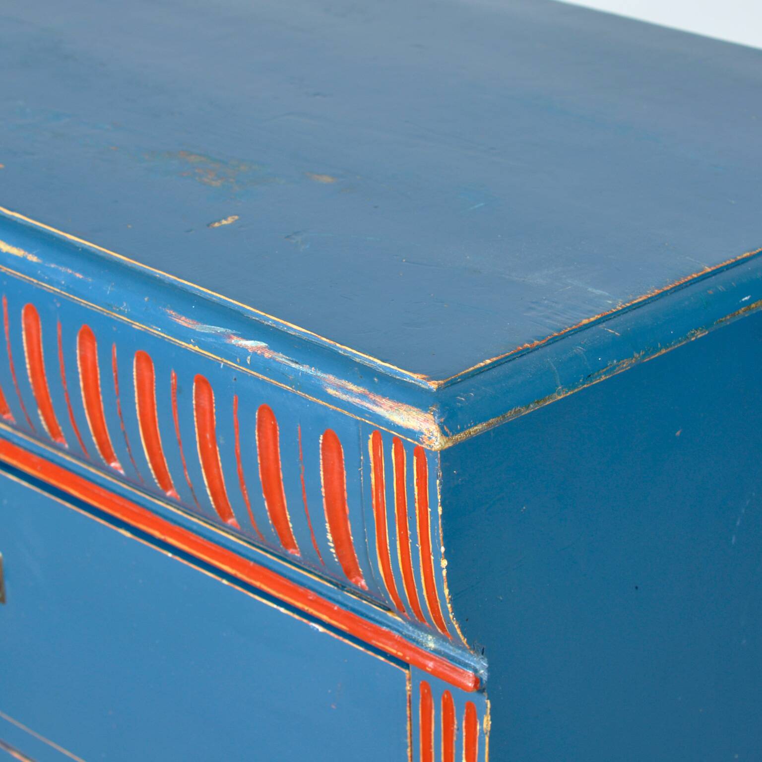 Pine chest of drawers, circa 1925