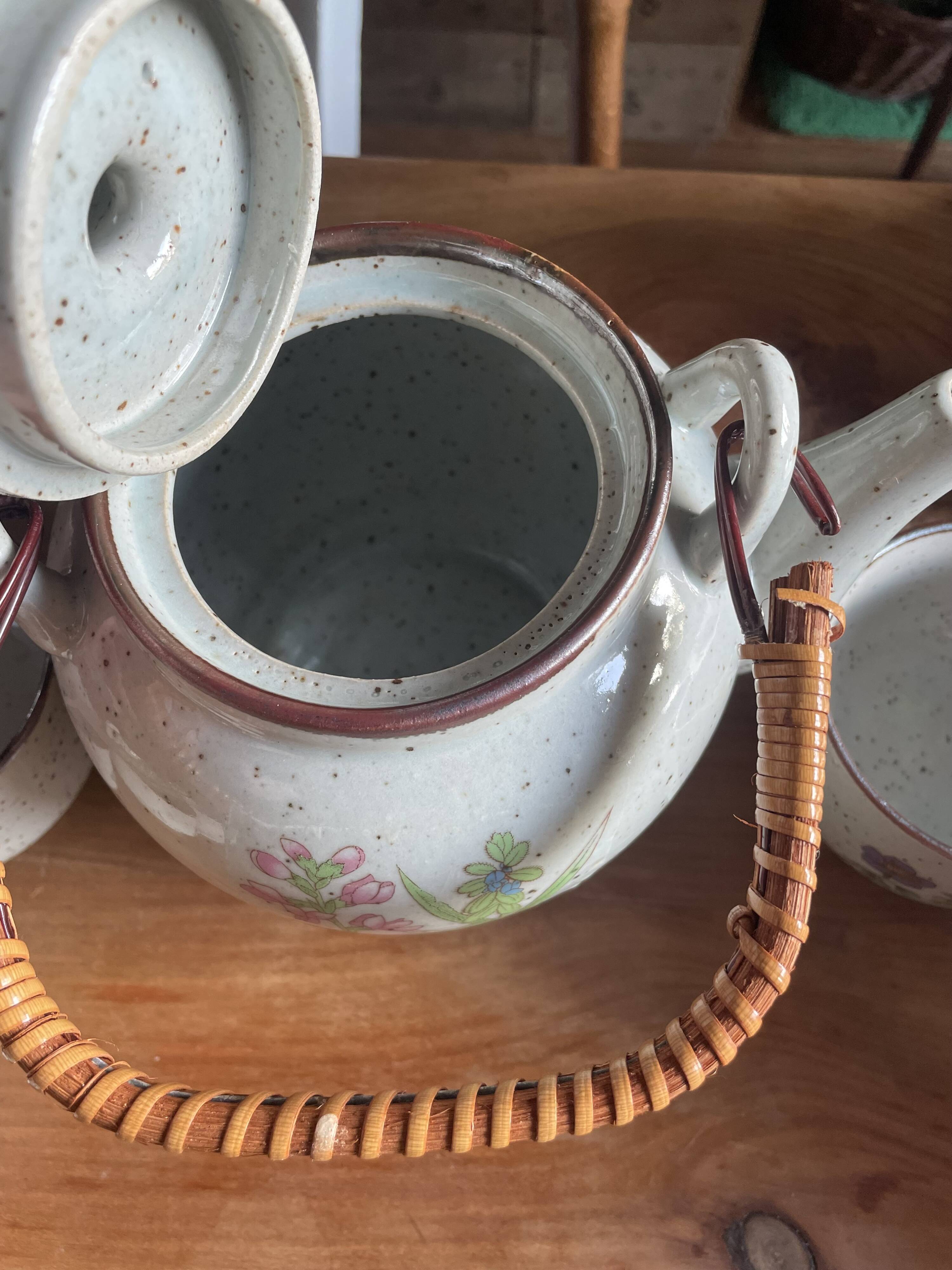 Set of 1 teapot and 6 cups