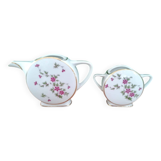 Teapot and sugar bowl