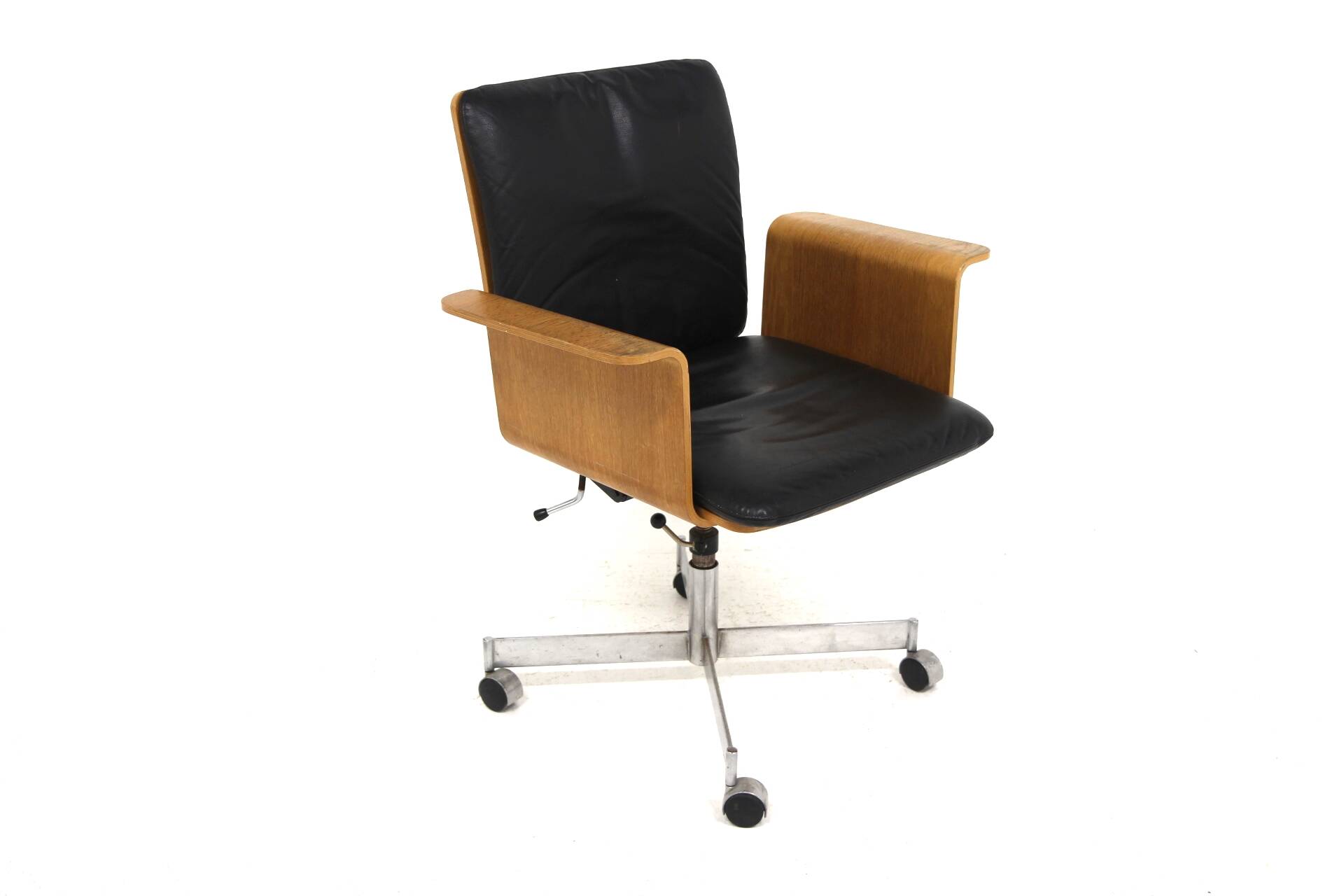 Scandinavian rotating leather armchair, Swivel, Sweden, 1970