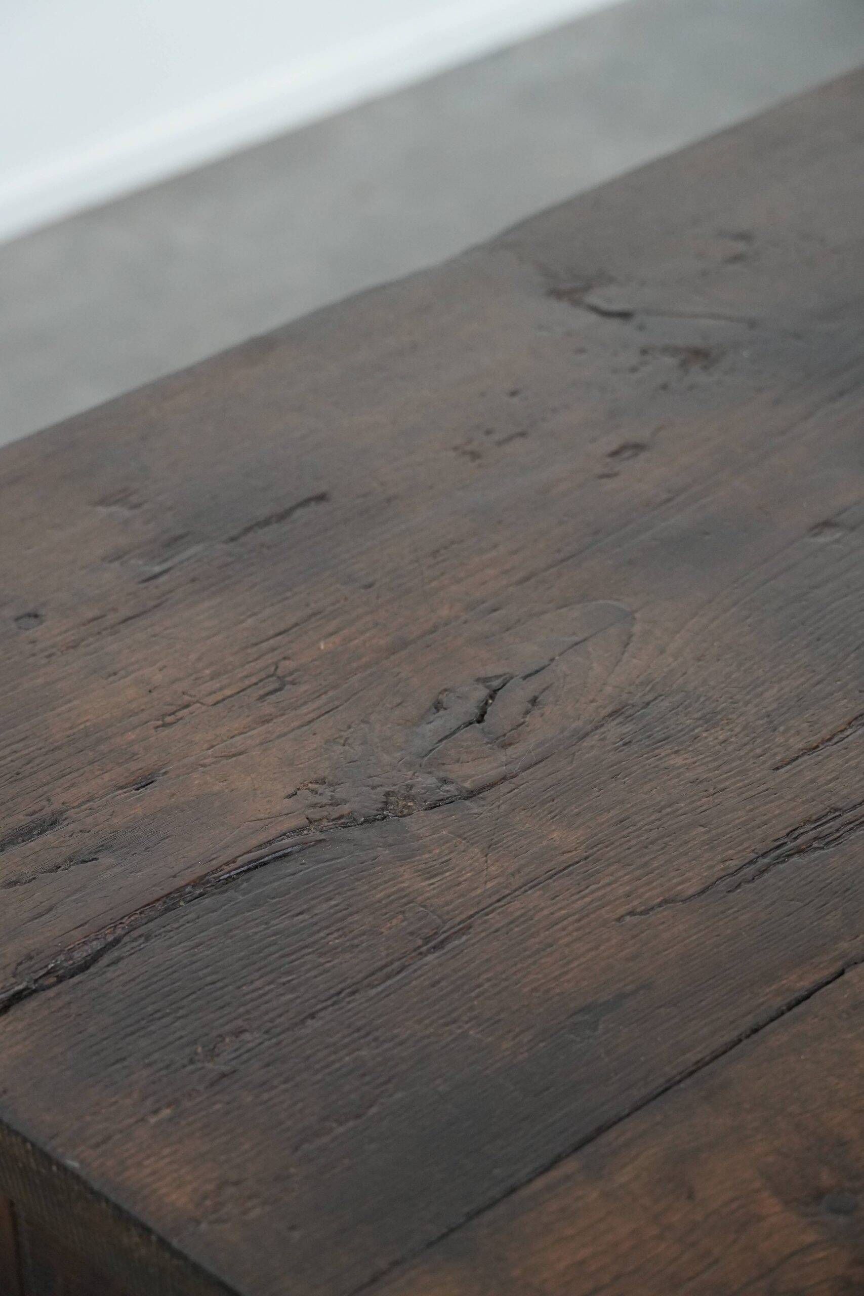 Antique 18th-century Southern European coffee table made of chestnut wood
