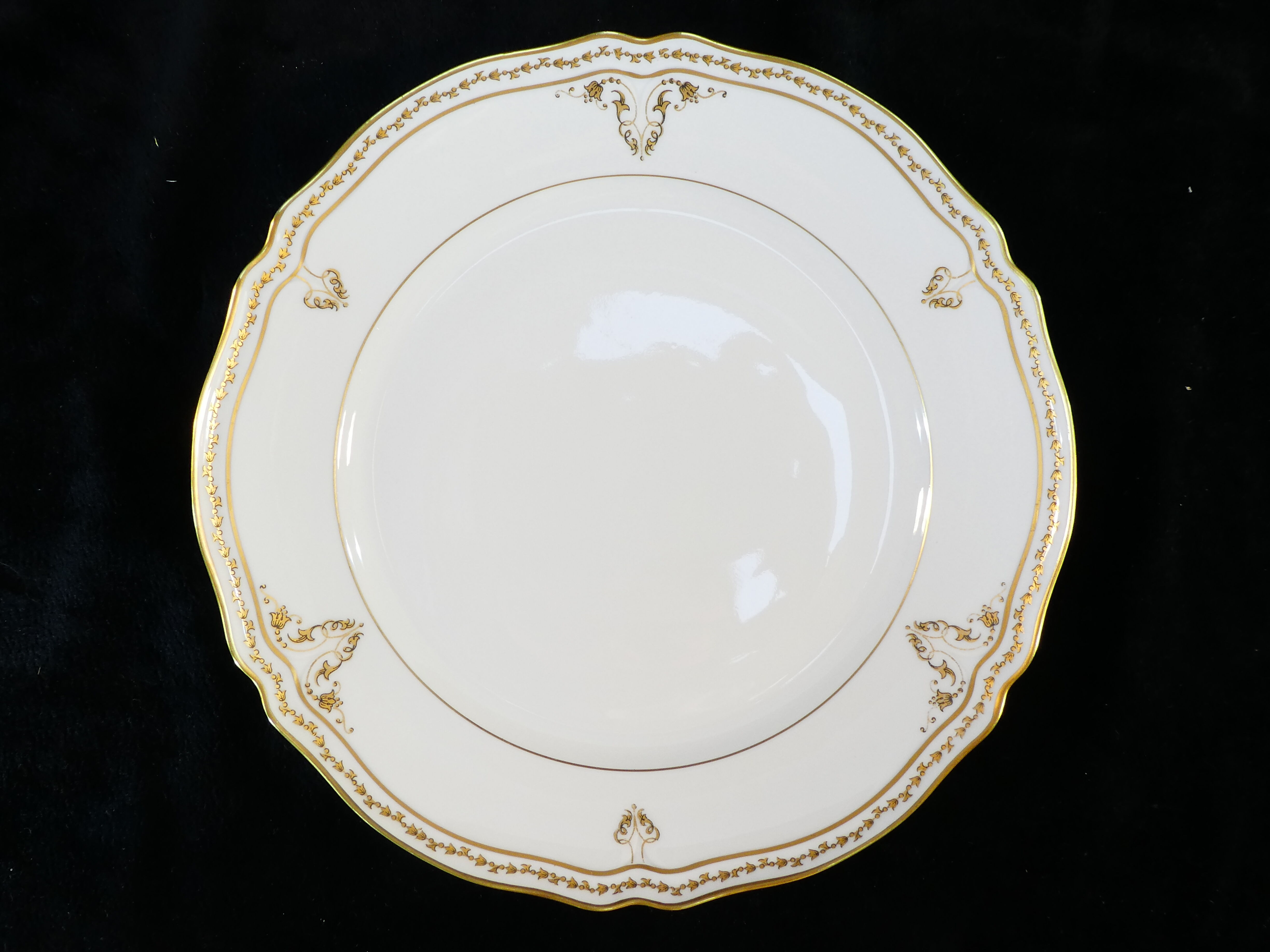 12 large flat plates in LIMOGES porcelain GIRAUD gilded hand painted