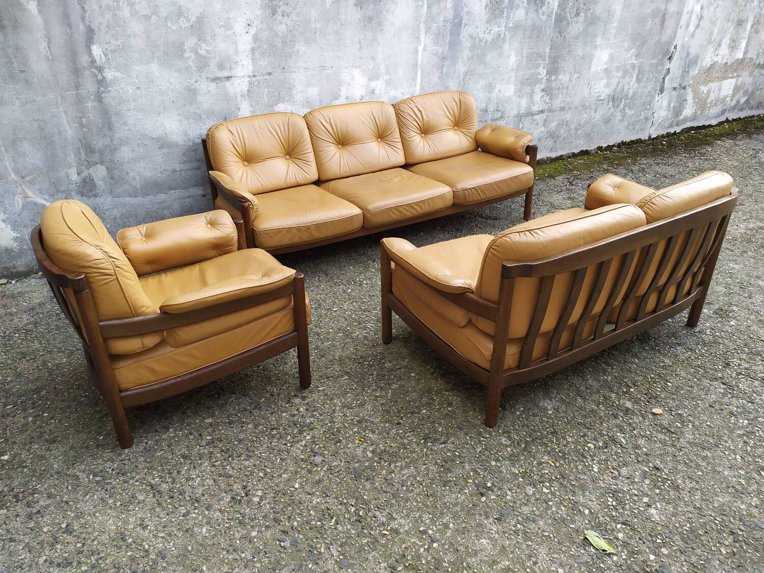 Scandinavian leather lounge