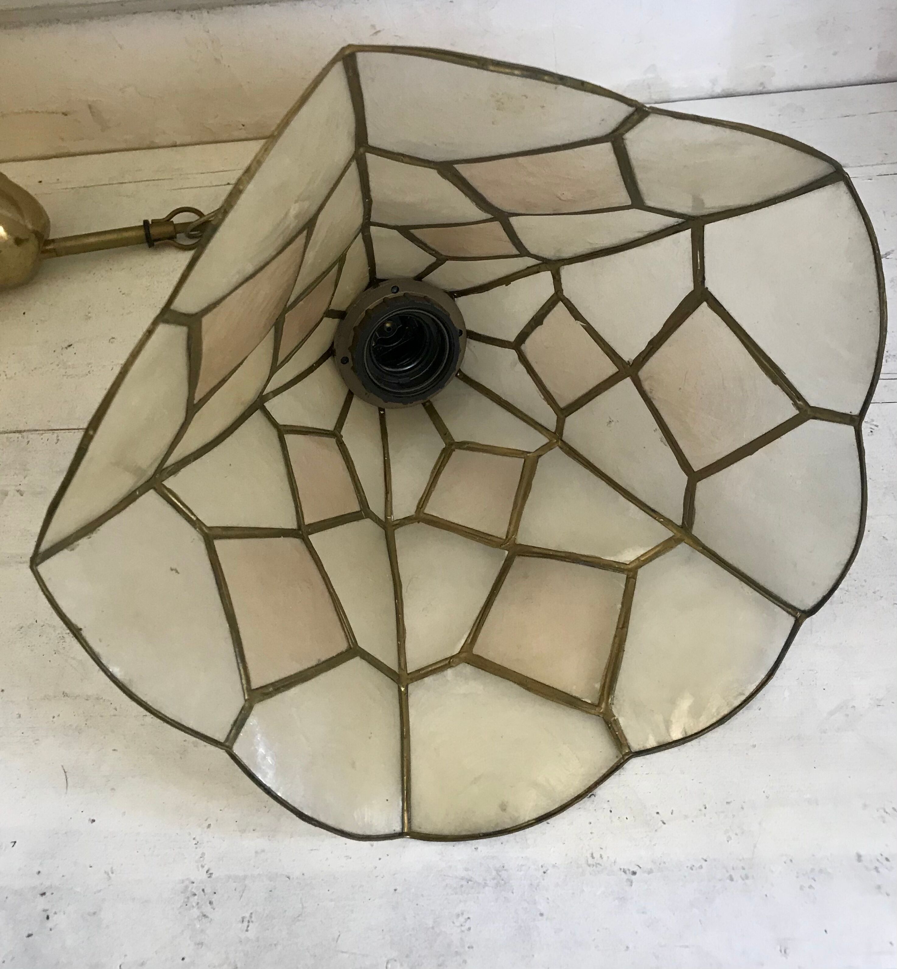 Vintage mother-of-pearl suspension