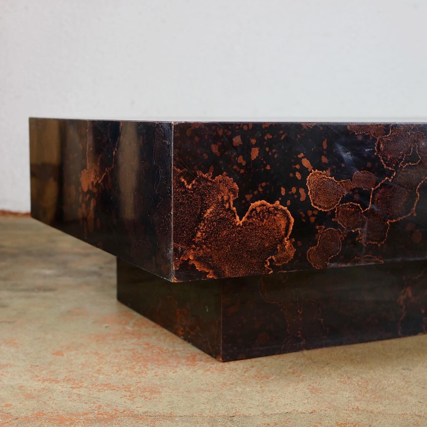 Table basse éruption solaire