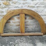 Impostes or half moon window