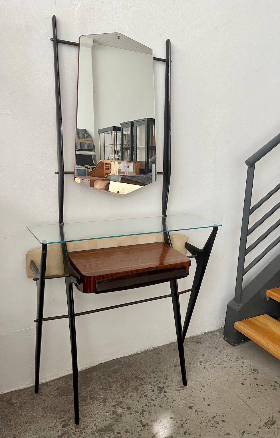 Table console laquée avec plateau en verre et miroir