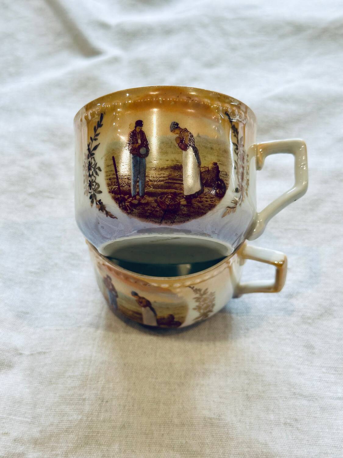 Set of 2 stamped mugs, agricultural theme
