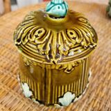 Covered slip pot
