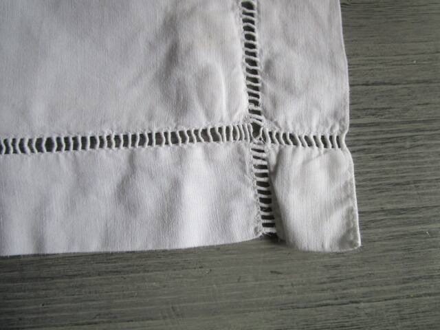 Taie d'oreiller ancienne brodée: 70x70cm