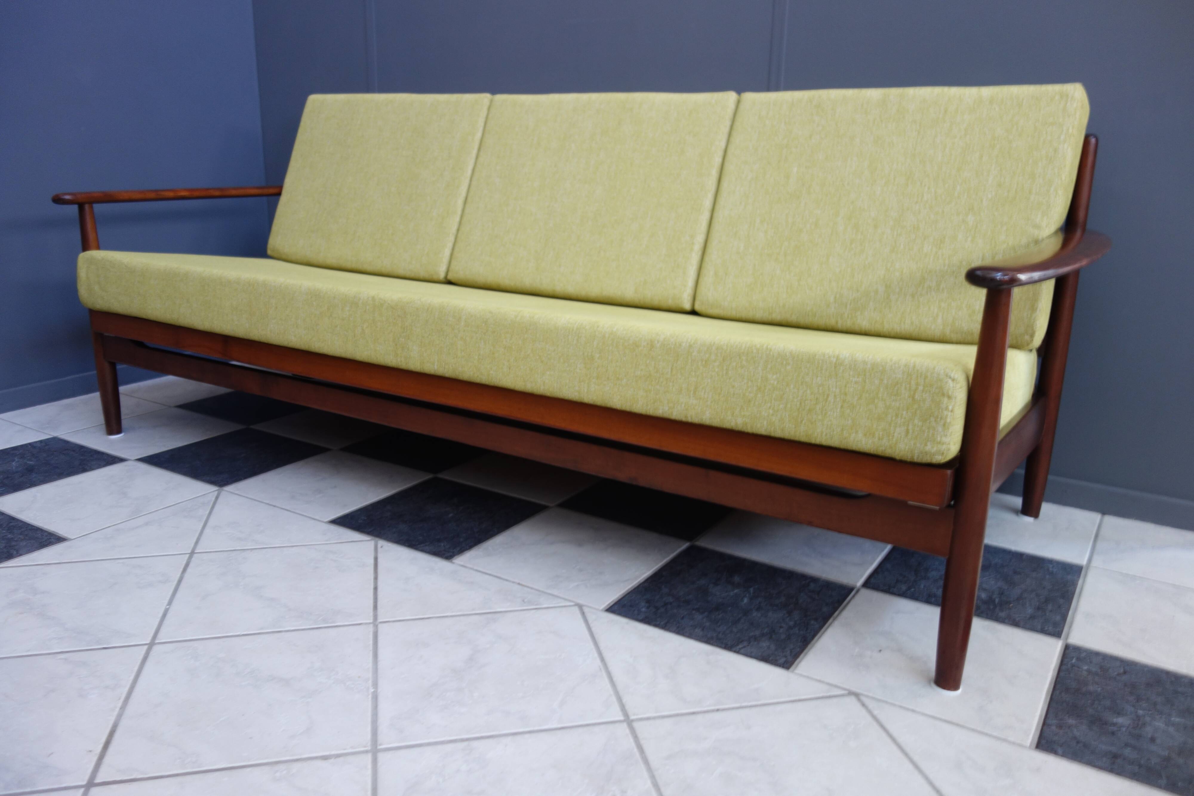Yellow vintage sofa / daybed, 1960S