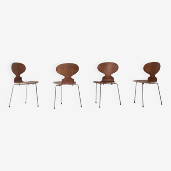 Set of four early ‘Ant’ chairs designed by Arne Jacobsen for Fritz Hansen, Denmark 1951.