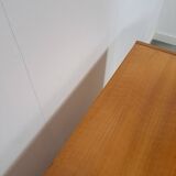 Mid-century notenhout fineer dressoir met 3 lades