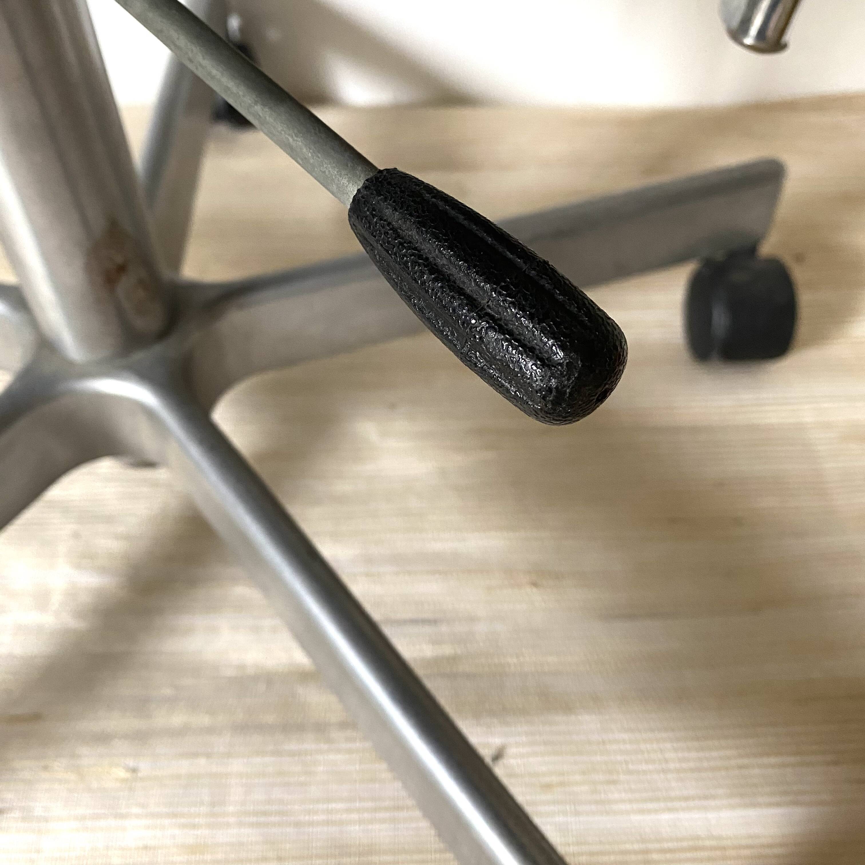 Swivel vintage office chair, adjustable height