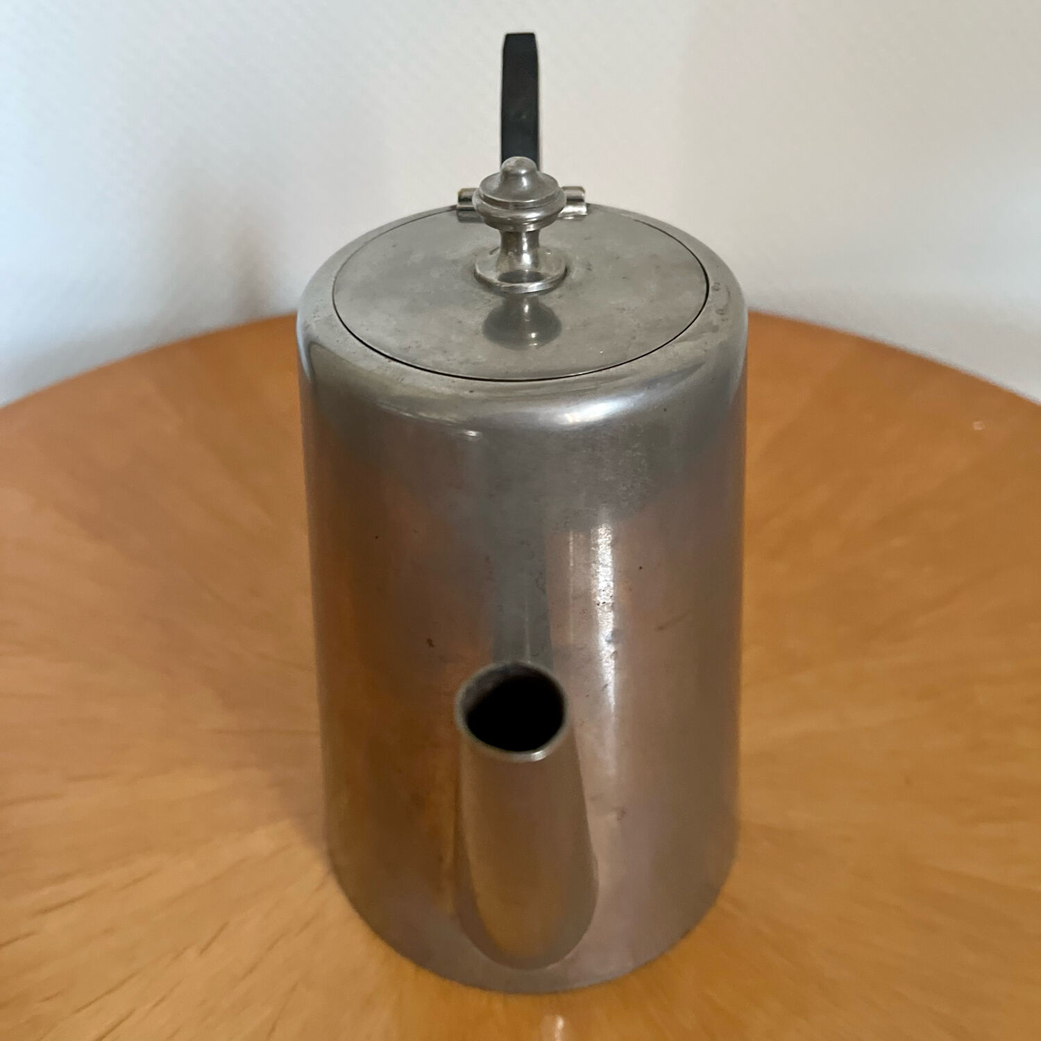 Cafetière Art Deco en métal argenté