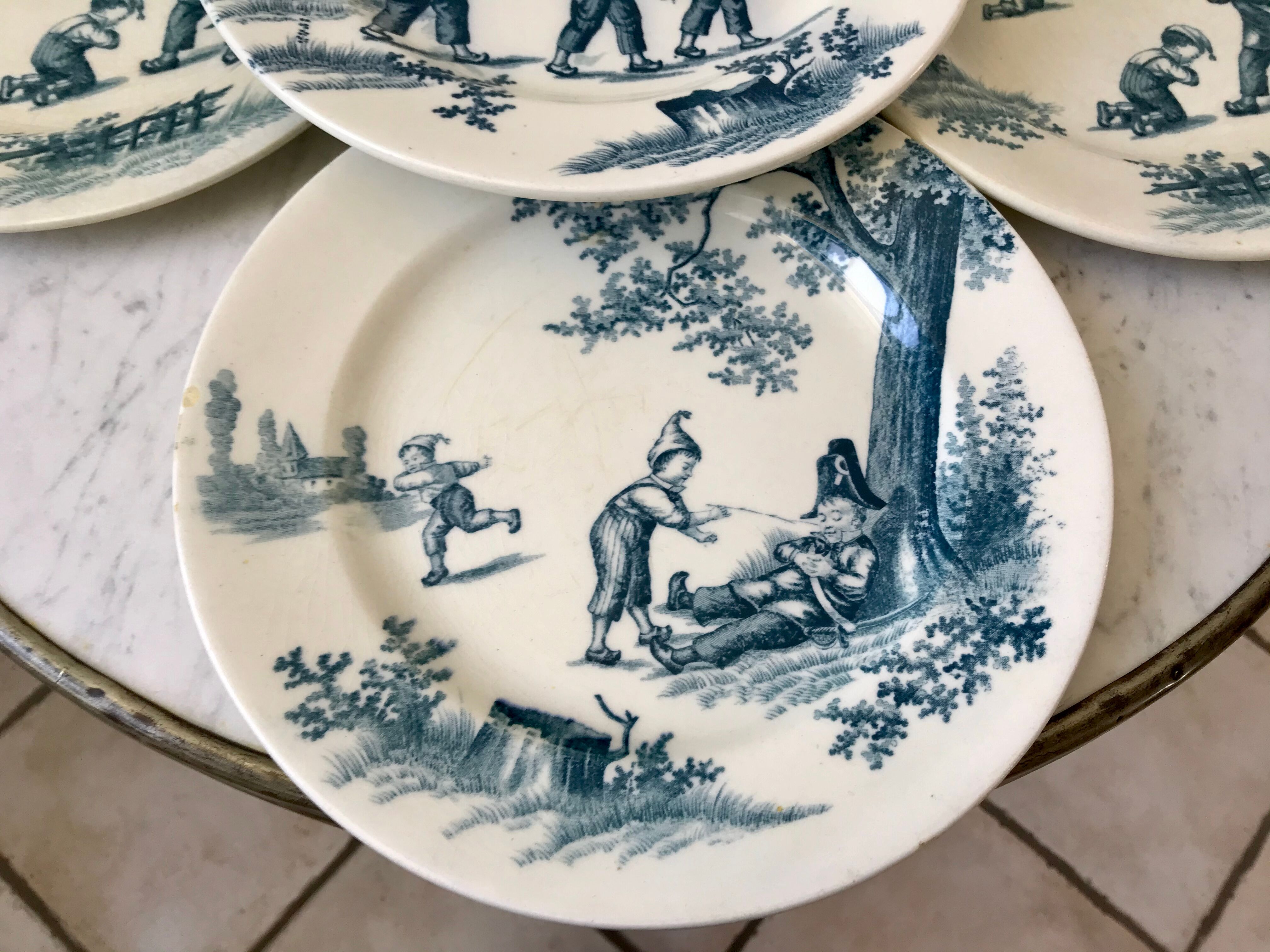 Set of 5 flat plates Iron Earth model "Garde-Champêtre" late nineteenth