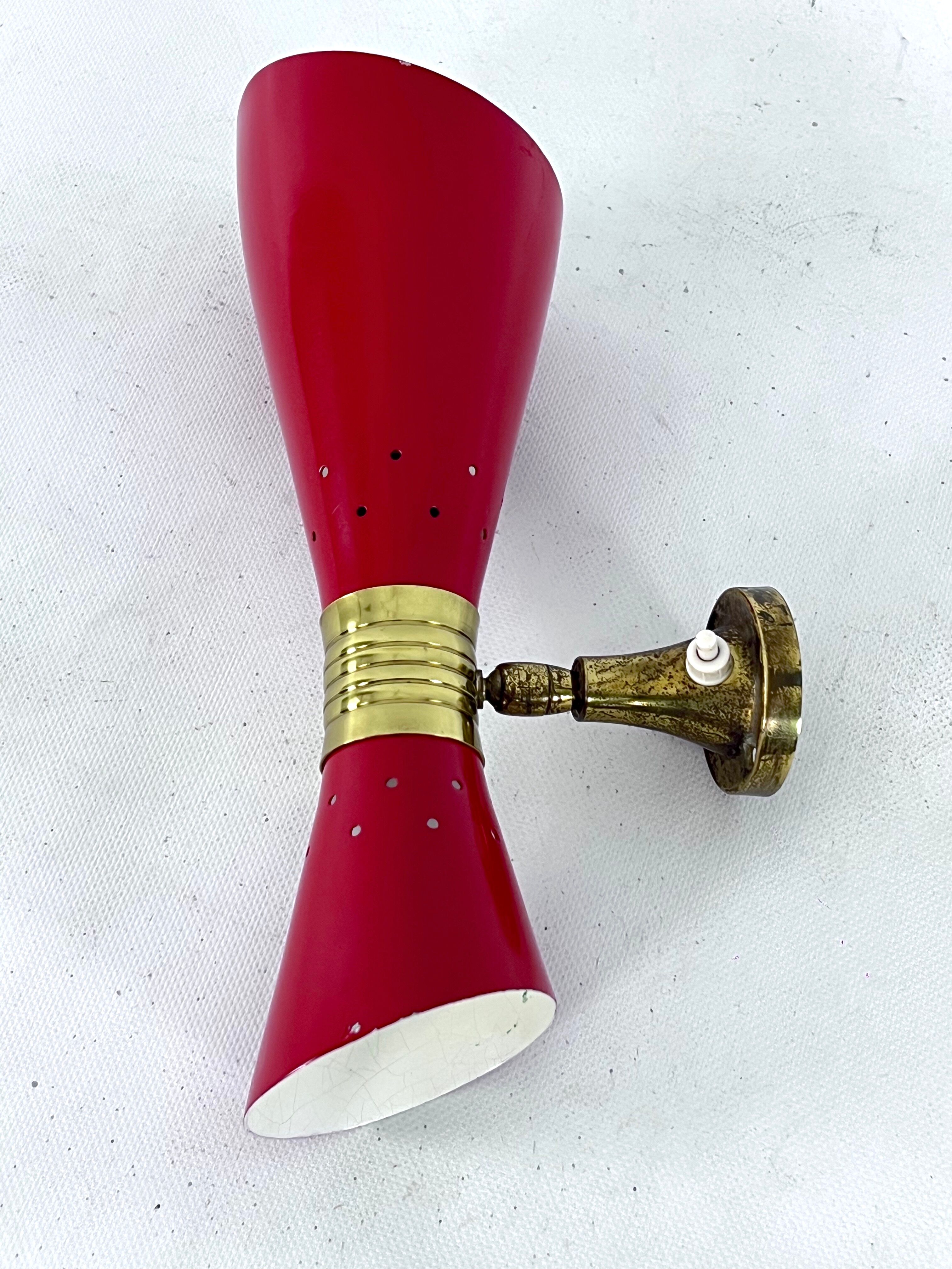 Italian Mid-Century single double cones wall lamp, 1950s