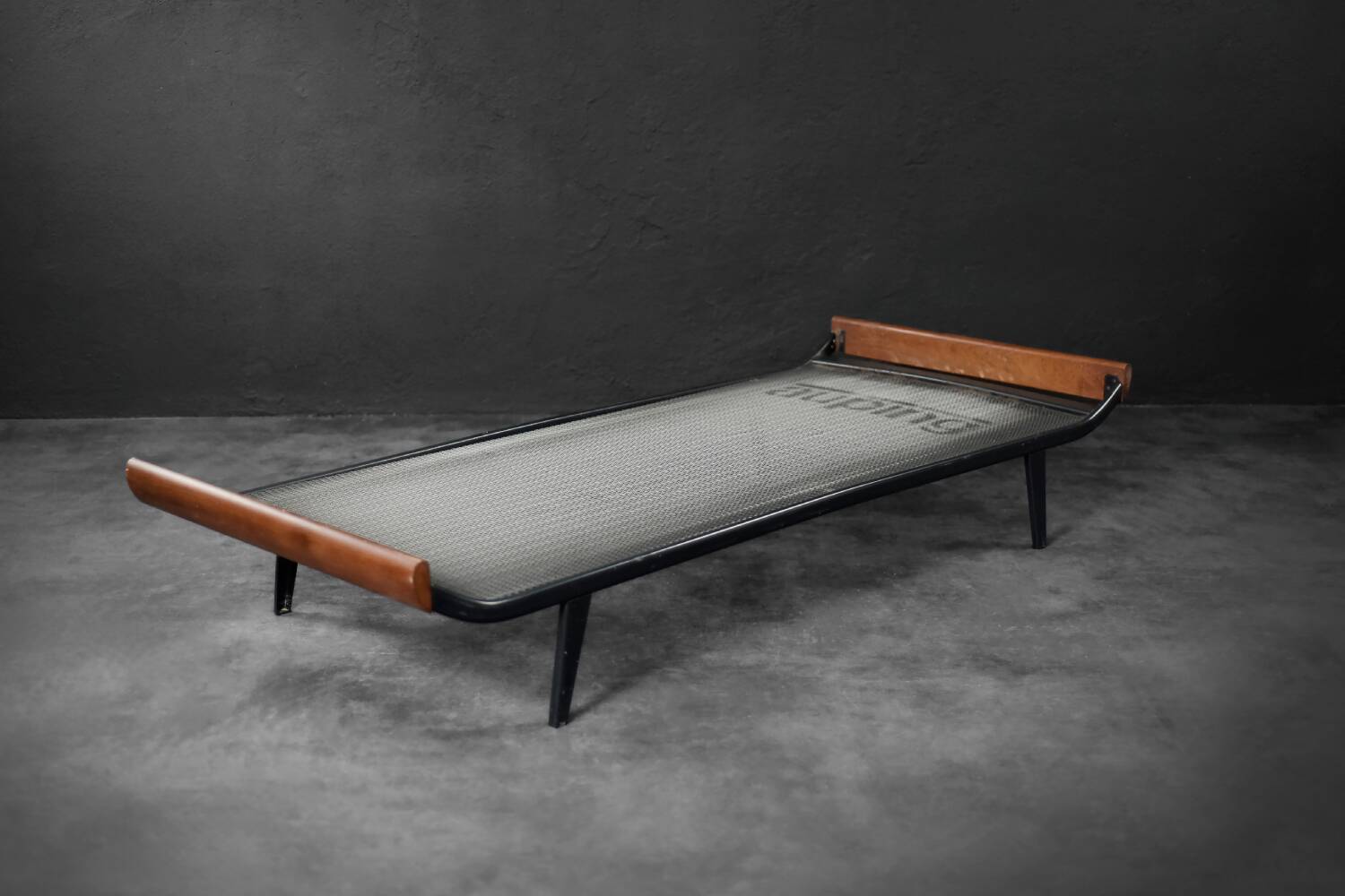 Vintage Mid-Century Dutch Modern Cleopatra Daybed for Auping