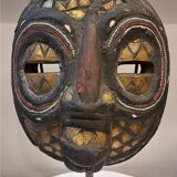 Ghana mask on base