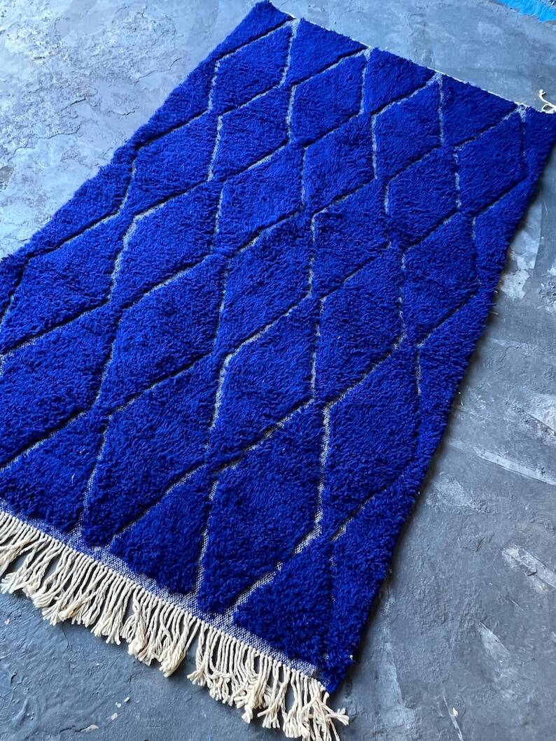 Traditional handmade Berber carpet 250cmx150cm