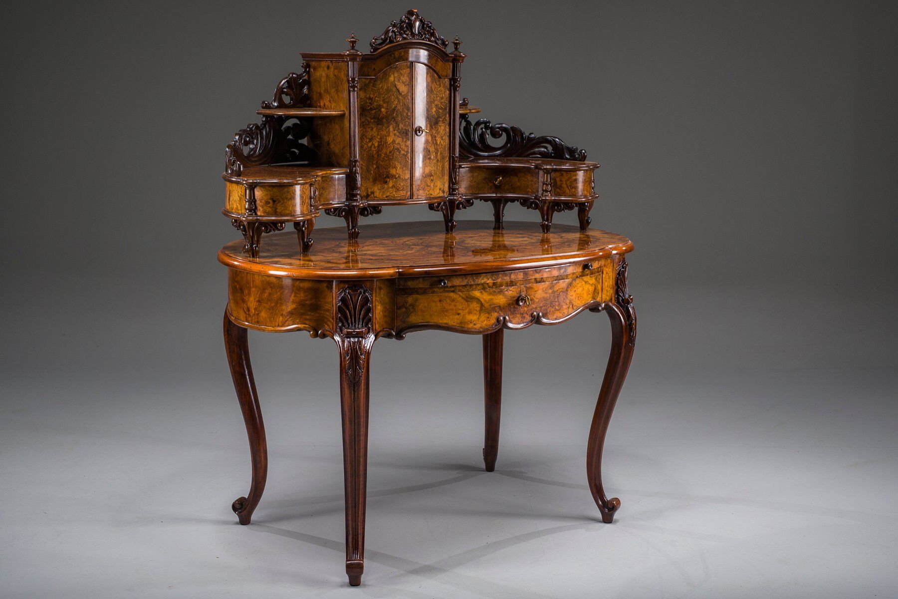 Coiffeuse en noyer Louis Philippe antique, 1860