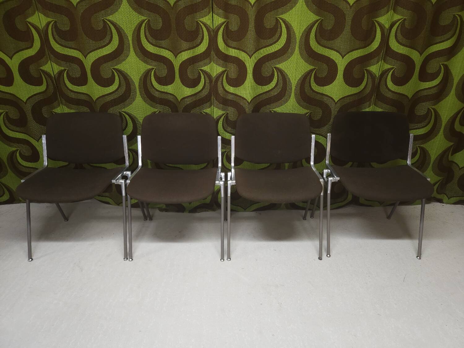 4 dsc castelli chairs