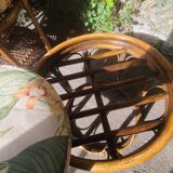 Fauteuil emmanuelle vintage et 2 poufs